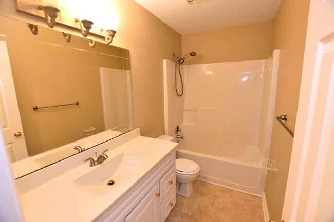 Building Photo - 253 Browning Ln