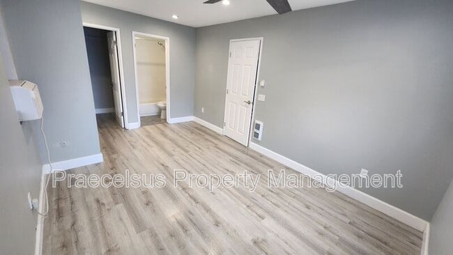 Building Photo - 871 W San Ysidro Blvd