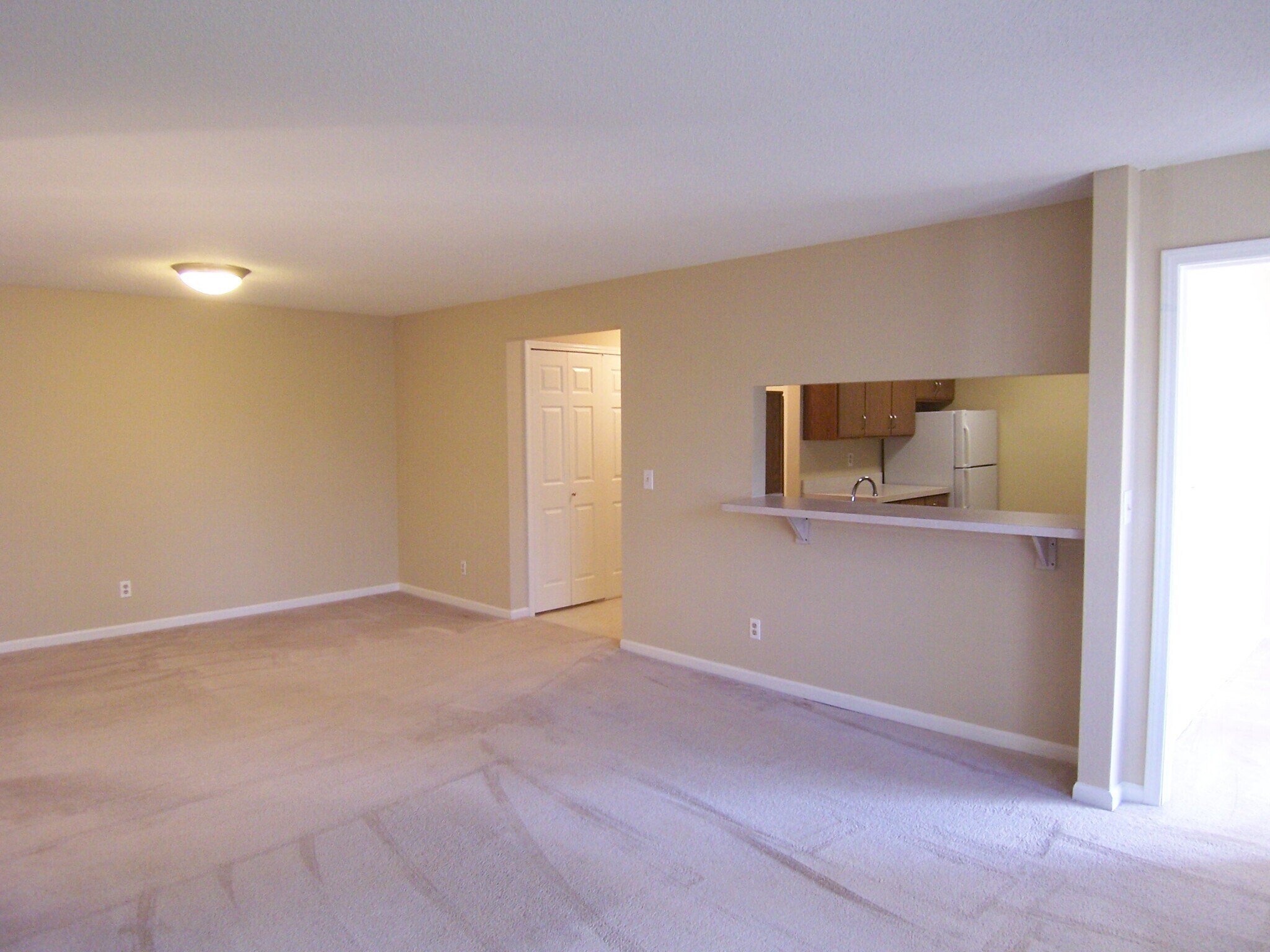 Building Photo - 111 Fieldcrest St