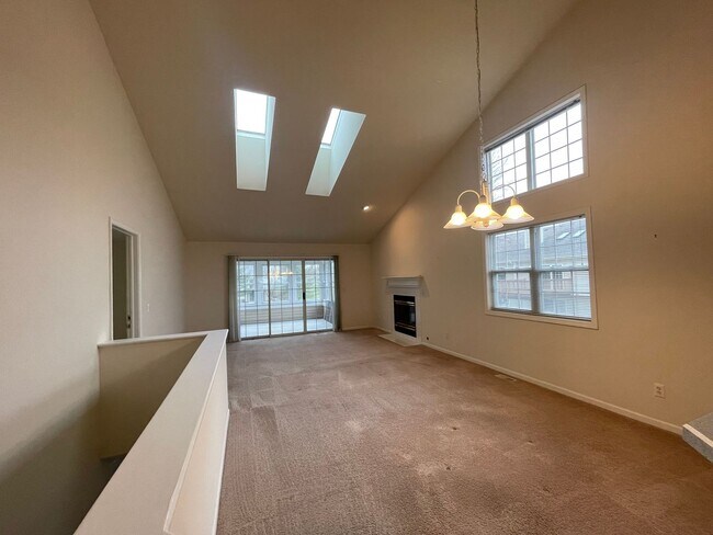 Building Photo - 4368 Pond Ridge Ct