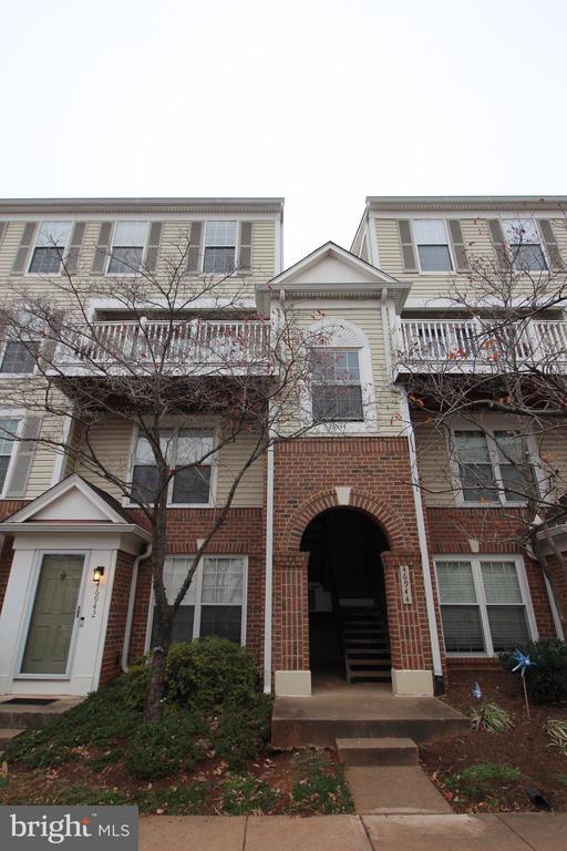 Building Photo - 46944 Courtyard Sq