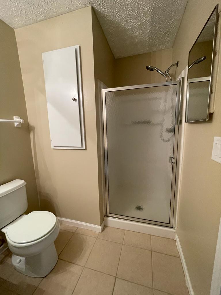 Master Bathroom - 1 - 5588 Cypress Chase