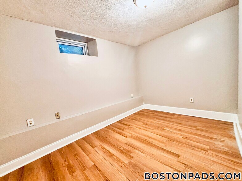 Building Photo - 37 Sheafe St