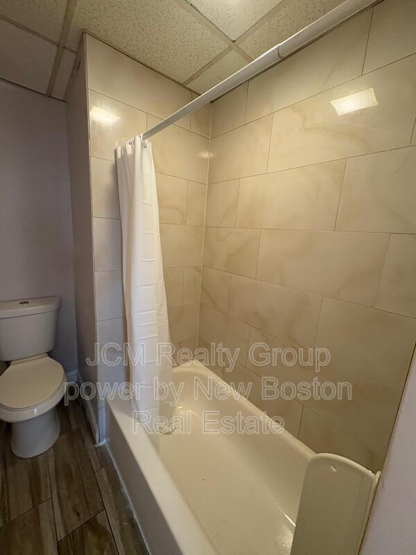 Building Photo - 116-124A Central Ave