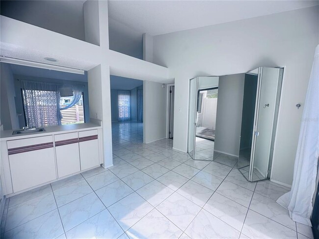 Building Photo - 6256 Gardenview Ct