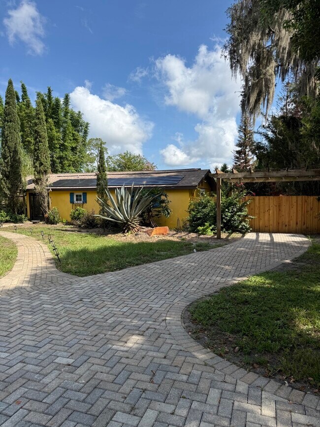 Building Photo - 430 Gehr Ln