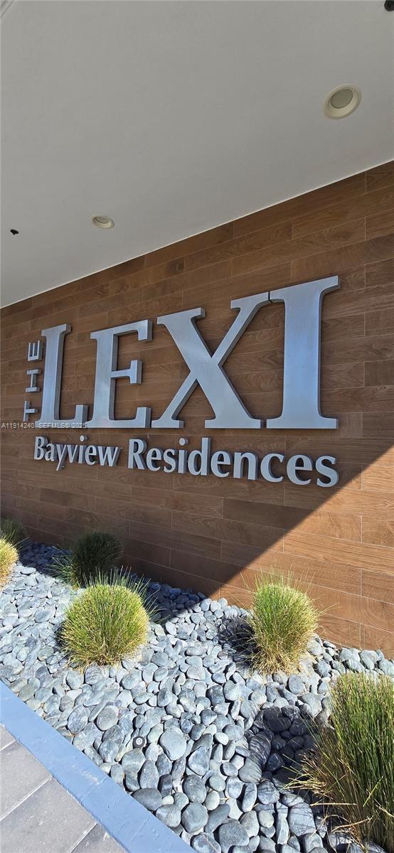 Building Photo - 7901 Hispanola Ave