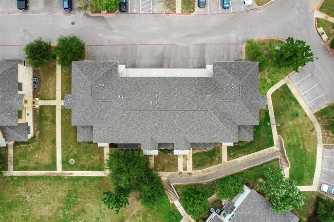 Building Photo - 2101 Town Centre Dr