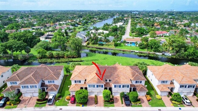 Building Photo - 1119 Vermilion Dr