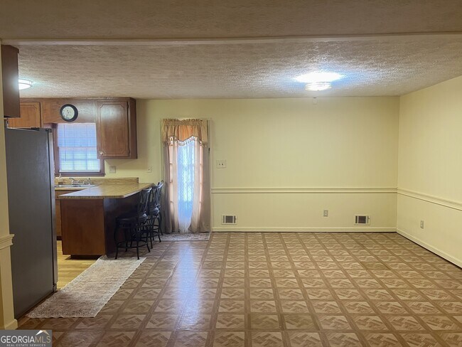 Building Photo - 40 Wagon Wheel Dr