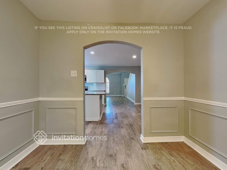 Building Photo - 8820 Chaps Ave