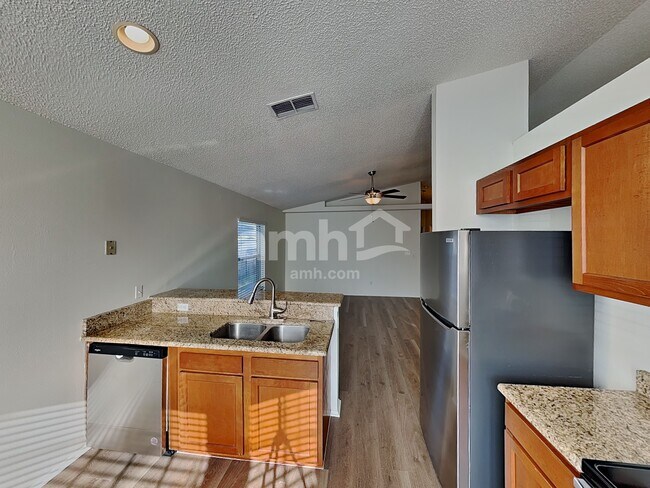 Building Photo - 1431 Londra Ln