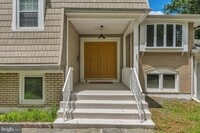 Building Photo - 26 Forest Hill Dr