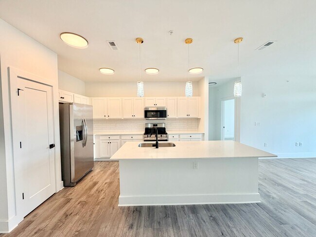 Building Photo - Beautiful NEW 2-Bed, 2- Bath Apartment in Rock Hill!