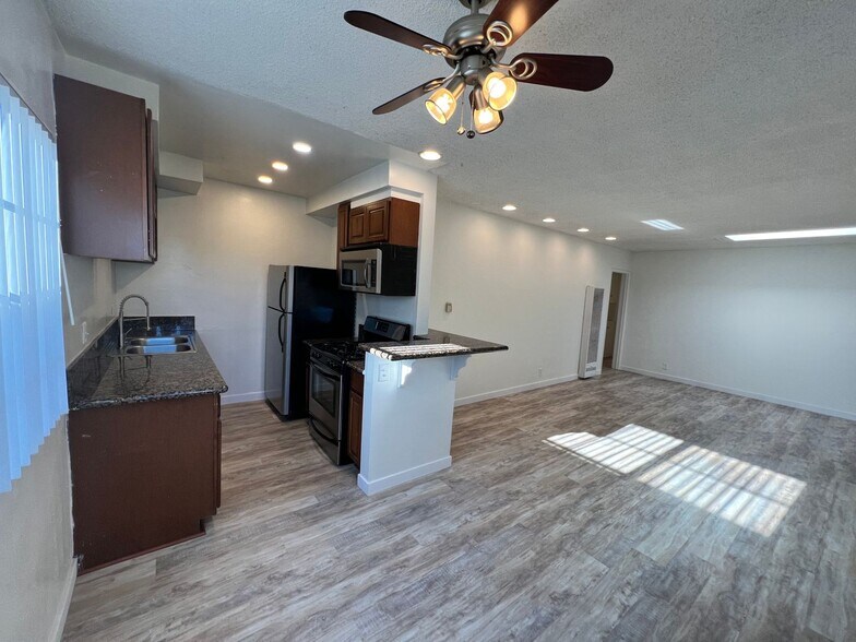 Building Photo - 12727 Matteson Ave