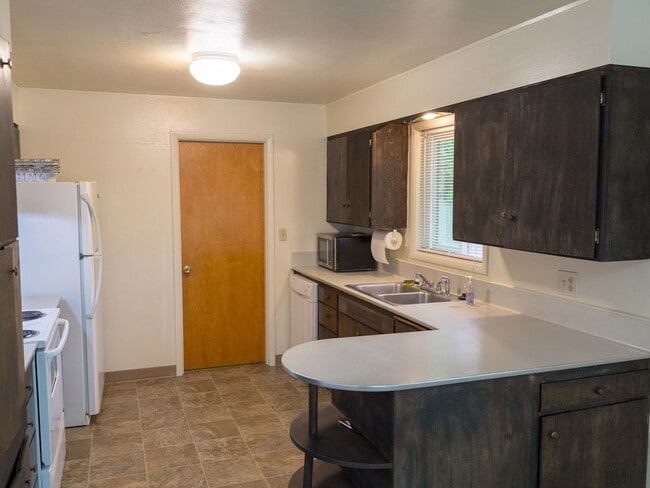 Building Photo - 1930 NW Kings Blvd