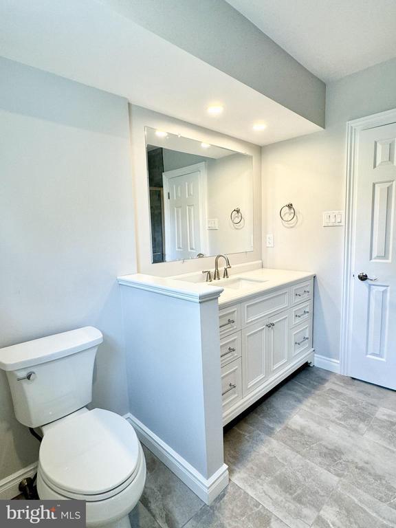 Building Photo - 1 Foxborough Ct