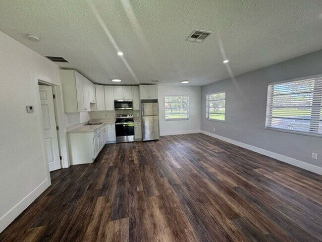 Interior Photo - Edgewood Apartments LLC