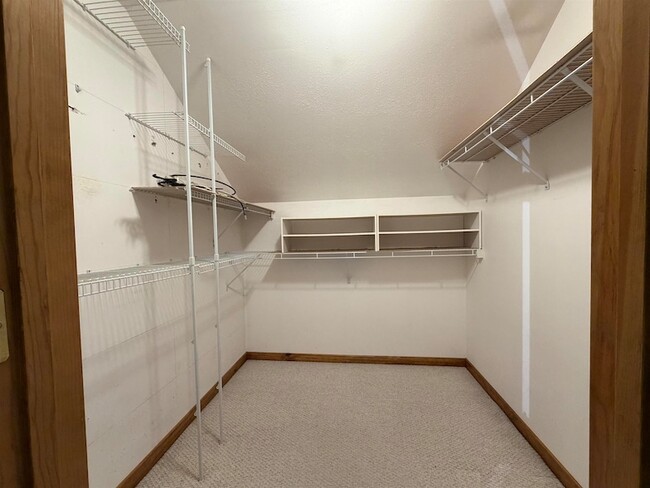 Building Photo - 17 Bayberry Dr