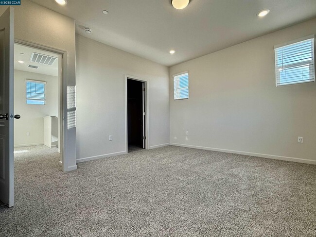 Building Photo - 626 Shefford Dr
