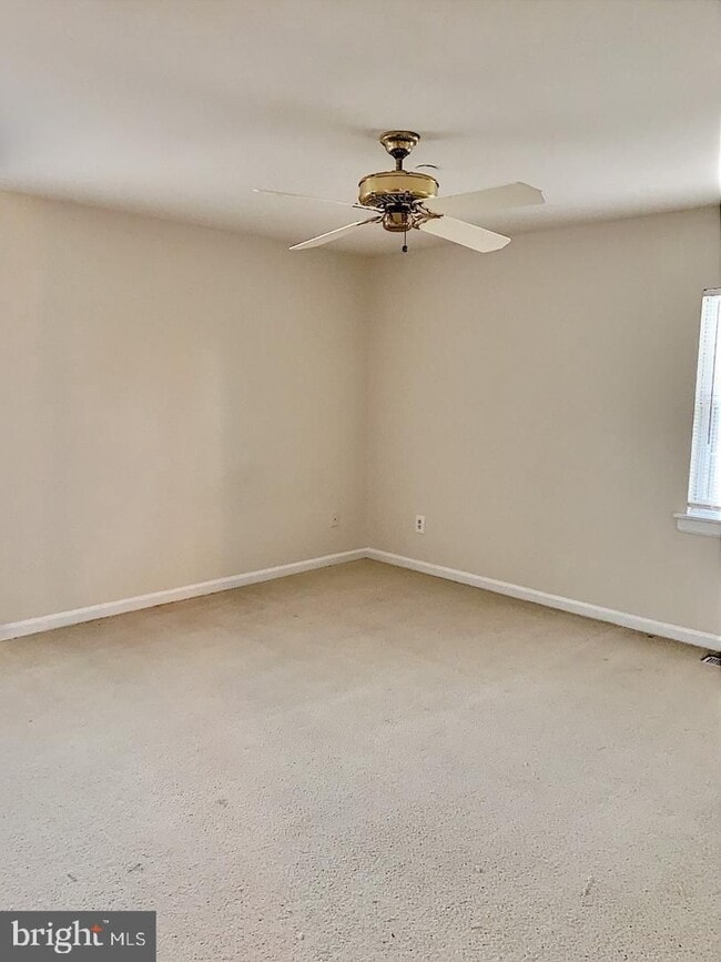 Building Photo - Welcome to this beautifully maintained brick end residence in the heart of Falls Church, where co...