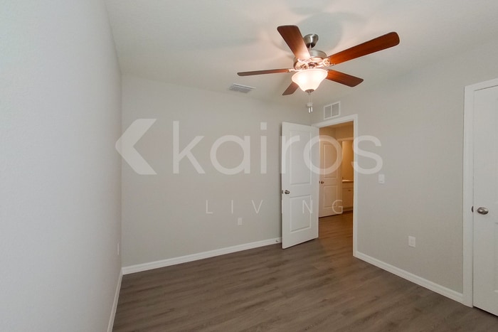 Building Photo - 4421 SW 85 Ln