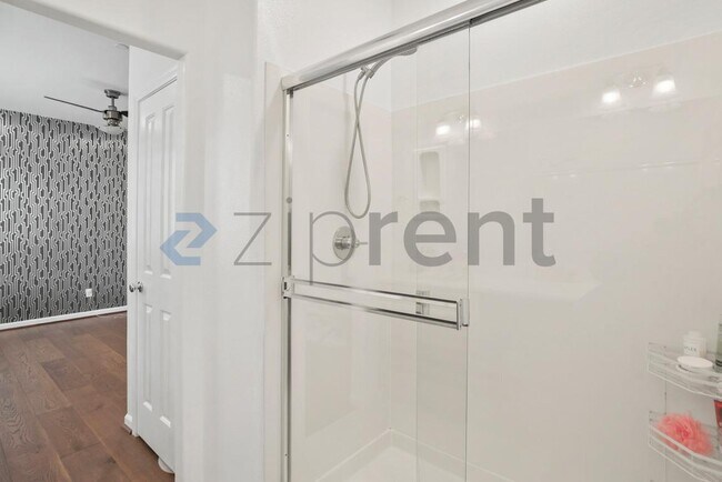 Building Photo - Unit 1529