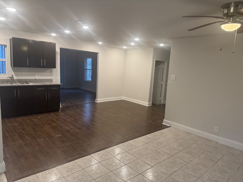 Building Photo - 266 Kate Schenck Ave