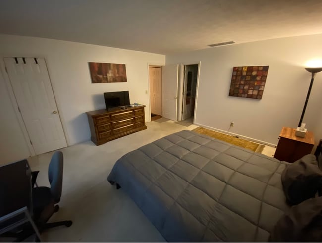 Building Photo - 5731 Blackley Ln