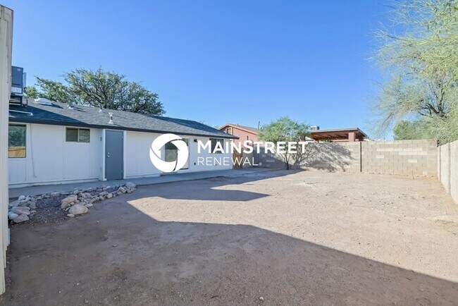 Building Photo - 3 Bedroom Pet-Friendly Home in Tucson, AZ ...