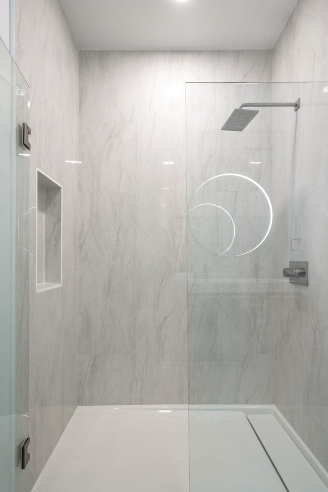 Building Photo - 194 Sumner St