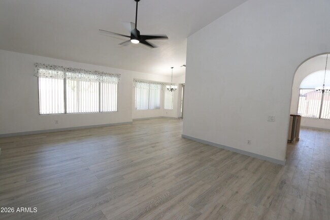 Building Photo - 4308 E Princeton Ave