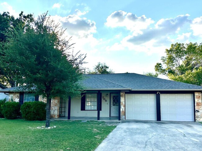 Building Photo - 705 Central Dr