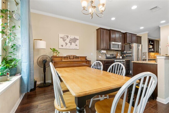 Building Photo - 13400 Briarwick Dr