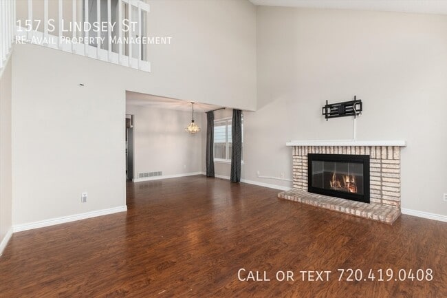 Building Photo - 157 S Lindsey St