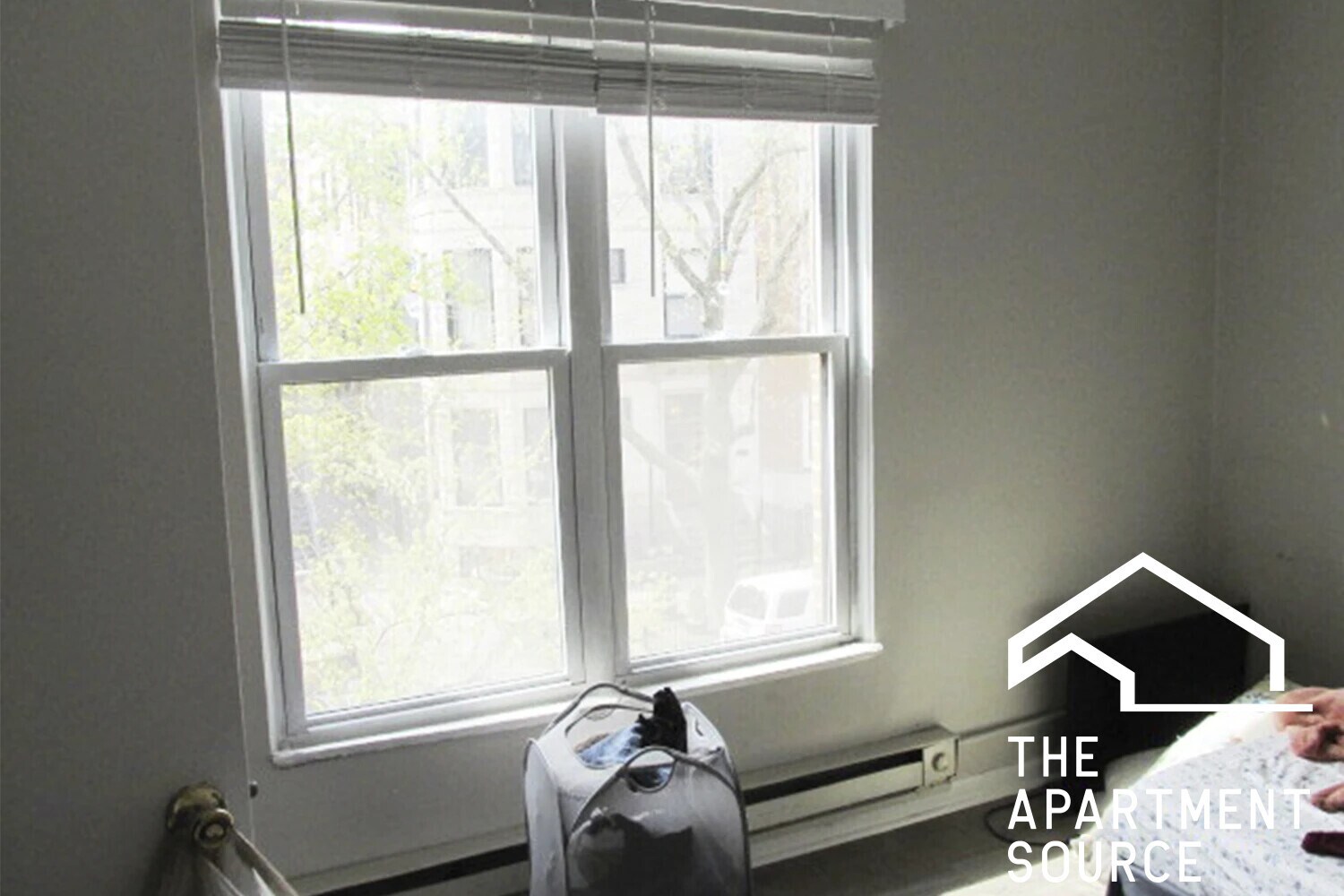 Building Photo - 722 W Roscoe St