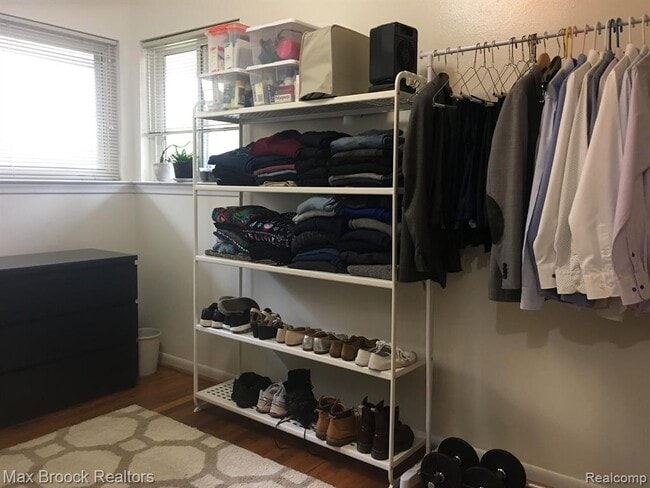 Building Photo - 1619 Poplar Ave