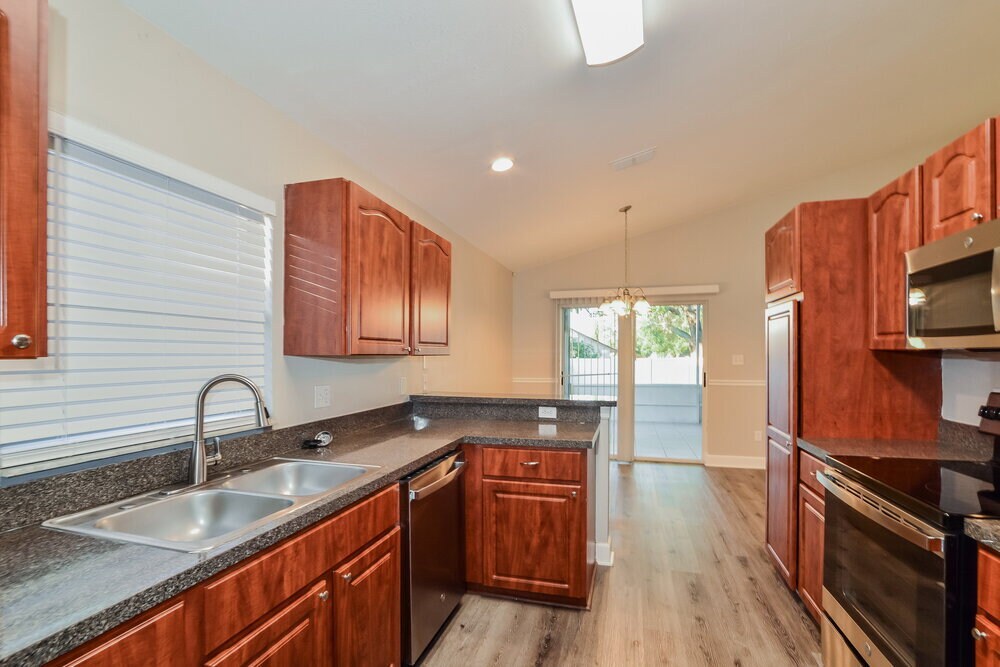 Building Photo - 935 Brightview Dr