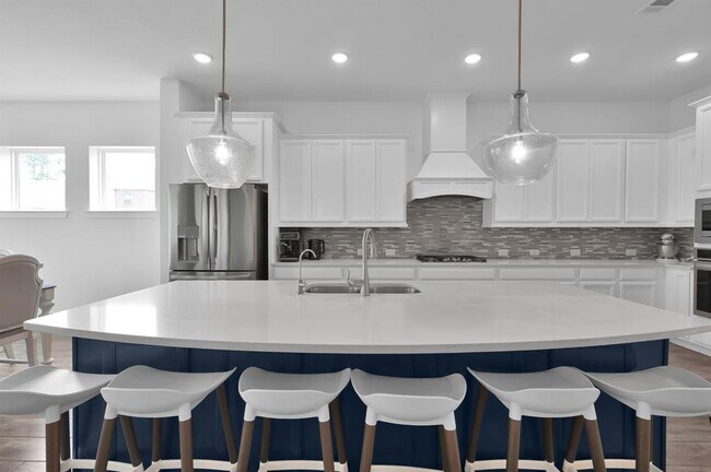 Building Photo - 2807 Kingly Pne Trl