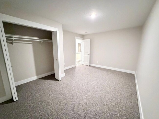 Building Photo - 7212 Shaver Dr