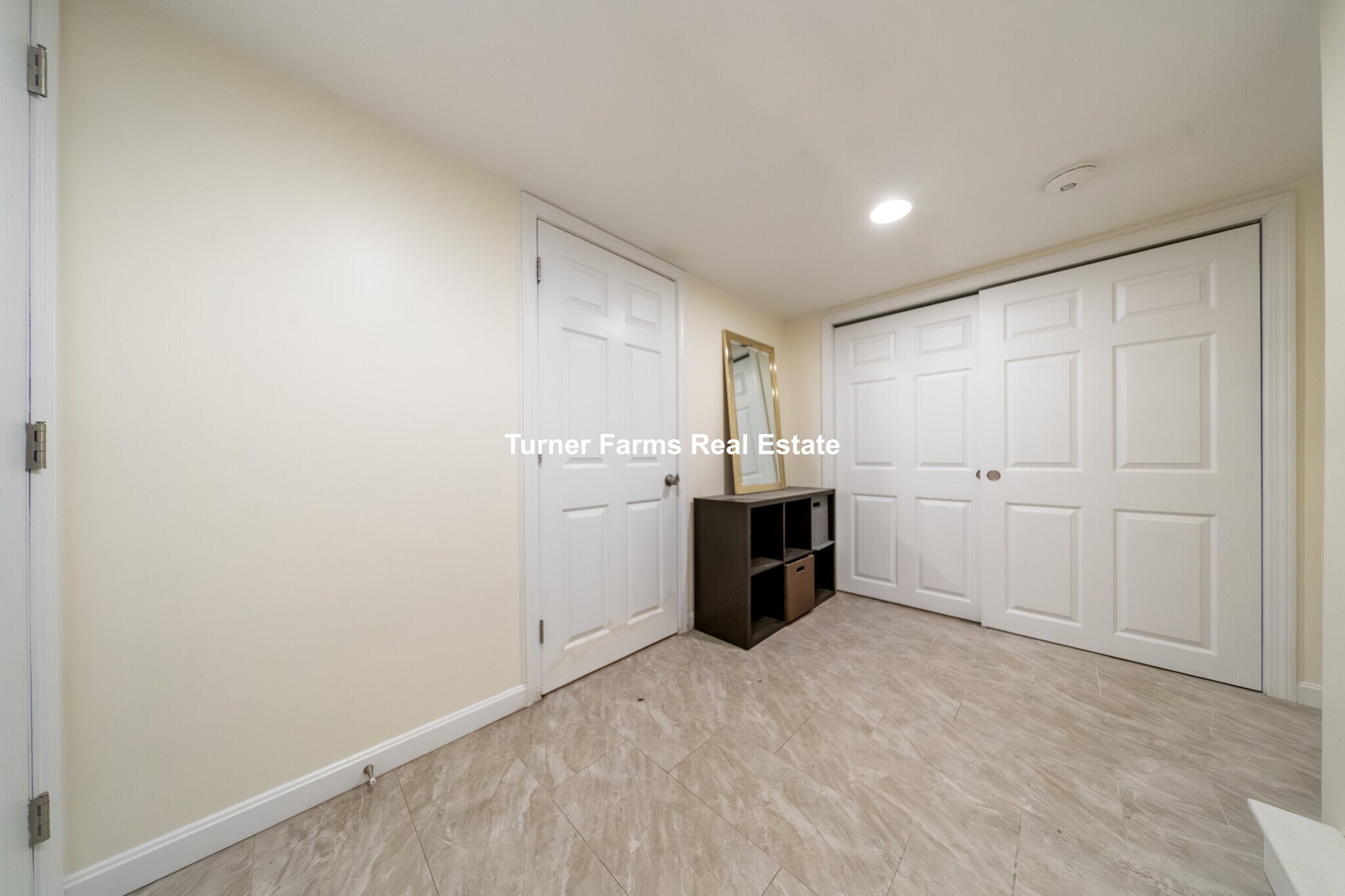 Building Photo - 124 Forest St