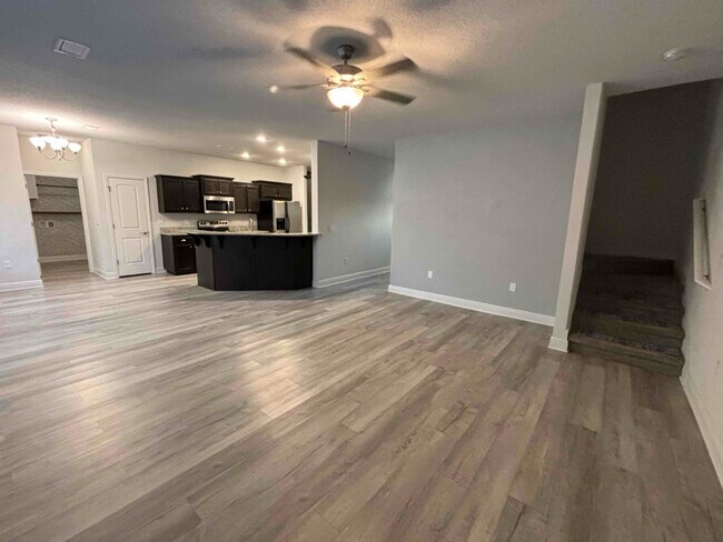 Building Photo - 5747 Periwinkle Ln