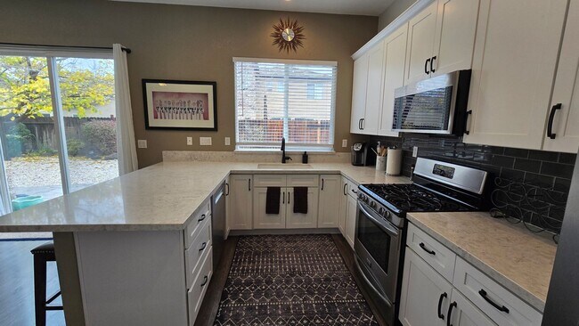 Building Photo - Single Story South Reno Home in Gated Community