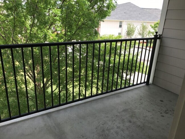 Building Photo - 89 Gallery Dr