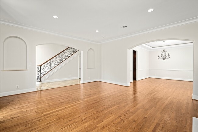 Building Photo - 1505 Potomac Dr