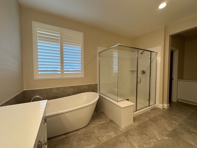 Building Photo - Impressive All Single Story 3 Bedroom, 2.5...