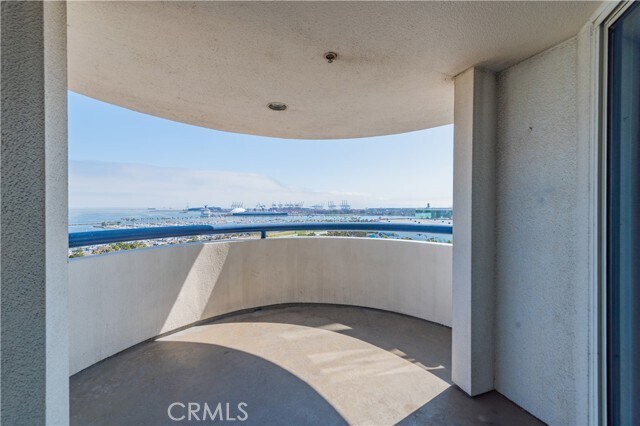 Building Photo - 525 E Seaside Way