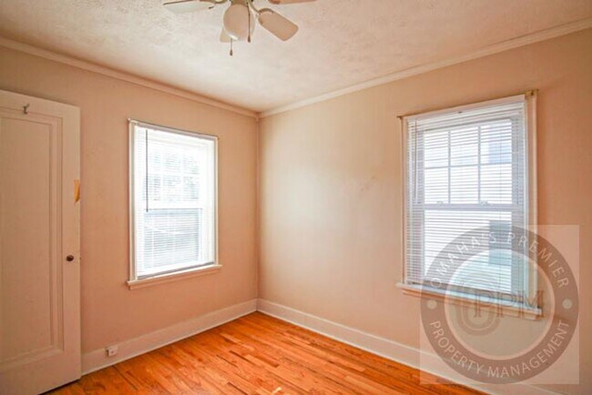 Building Photo - 2 Story 3 Bedroom 2 Bathroom home in the h...
