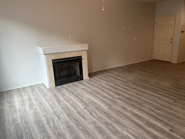 Building Photo - 8662 NE Trafalgar Ln