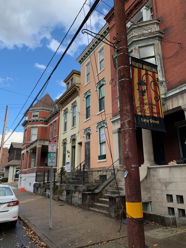 Streetview - 804 Main St